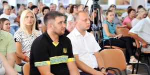 Novyj tochechnyj rysunok 300x151 - «Органи Пенсійного фонду області забезпечують пенсійними виплатами майже 300 тисяч пенсіонерів» - зазначила очільник пенсійної служби Луганщини Ольга Шарунова під час "круглого столу" з представниками ЗМІ