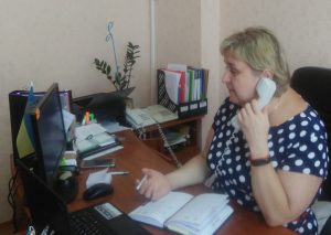 s1 300x213 - Під час «гарячої лінії» та виїзних прийомів пенсійники міста Сєвєродонецька надають громадянам роз’яснення з пенсійних питань