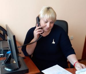 1 13 300x258 - Мешканці м.Сєвєродонецька отримали відповіді з нагальних пенсійних питань під час прямої телефонної «гарячої лінії»