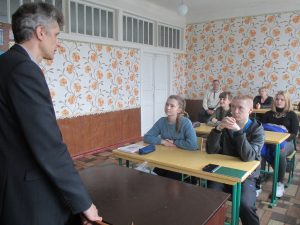 IMG 2897 300x225 - Начальник управління в Станично-Луганському районі  провів виїзний день в с.Талівка