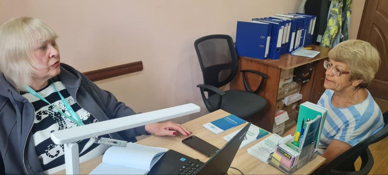 foto 08 06 - Пенсійне забезпечення, субсидії та онлайн-сервіси: у Пирятині відбулася зустріч з ВПО Луганщини