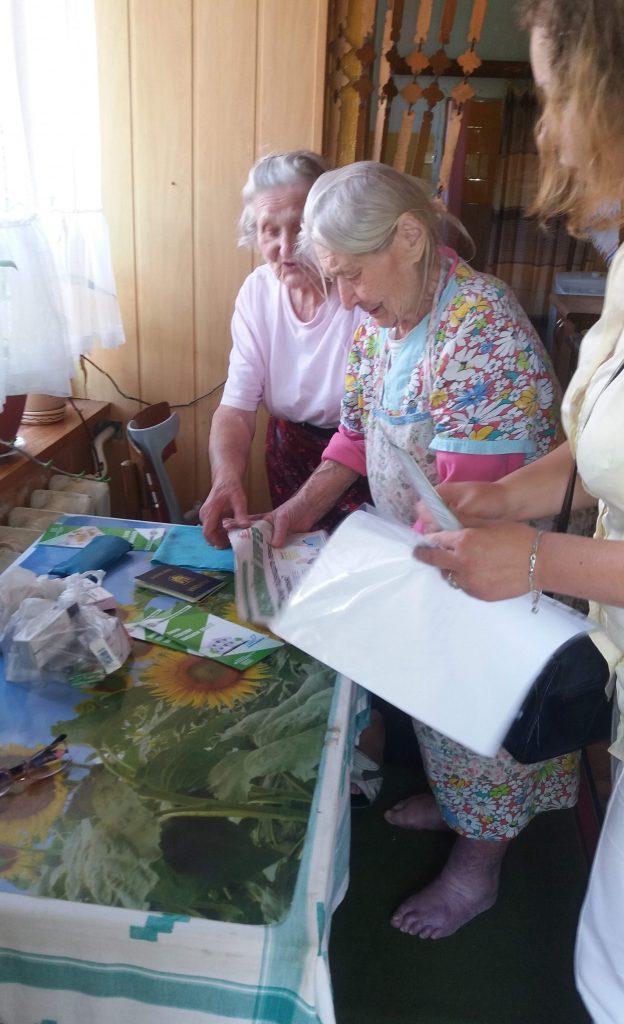 20180710 122706 624x1024 - На Львівщині фахівці сервісних центрів відвідали літніх пенсіонерів
