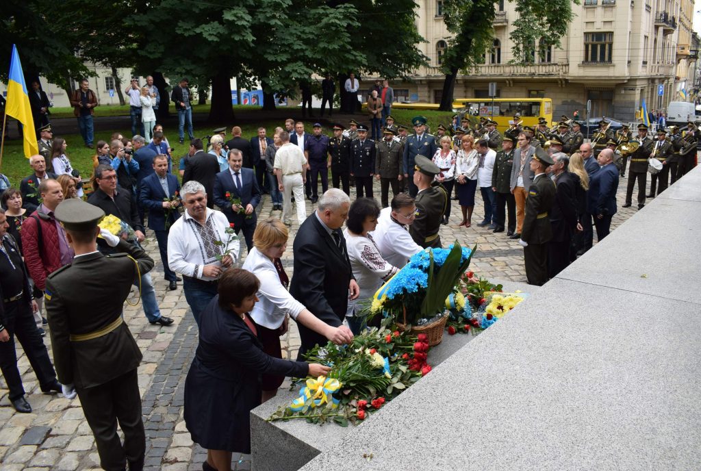DSC 0290 1024x688 - У Львові відзначили річницю прийняття Конституції України