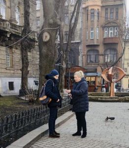 IMG 6877f2fde283849874949c760611b6aa V 262x300 - Фахівці пенсійної служби інформували  мешканців міста Львова про негативні наслідки нелегальної зайнятості