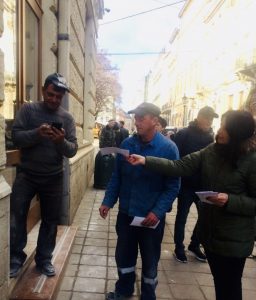 IMG e870ea9ff09d4d6bcefbbcf8d897405a V 256x300 - Фахівці пенсійної служби інформували  мешканців міста Львова про негативні наслідки нелегальної зайнятості