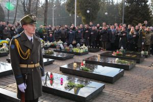 IMG 2288 1550683536 3444x2296 1 0 300x200 - Львівщина пам’ятає своїх Героїв