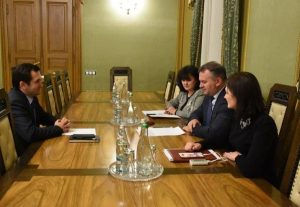 Lviv 3 300x207 - &laquo;Ми намагаємося стандартизувати і створити єдиний шаблон надання послуг для усіх громадян&raquo; - Голова правління Пенсійного фонду України