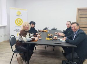 Спільні зусилля для нових можливостей: зустріч з представником благодійної організації, яка працює з людьми, що потребують підтримки photo 2026 01 26 14 42 20 300x220 - Спільні зусилля для нових можливостей: зустріч з представником благодійної організації, яка працює з людьми, що потребують підтримки