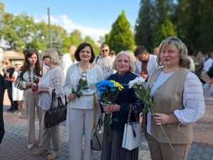 У День Незалежності у Львові вшанували пам’ять полеглих Героїв України 20260824 093402 300x225 - У День Незалежності у Львові вшанували пам’ять полеглих Героїв України
