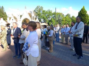У День Незалежності у Львові вшанували пам’ять полеглих Героїв України 20260824 093551 300x225 - У День Незалежності у Львові вшанували пам’ять полеглих Героїв України