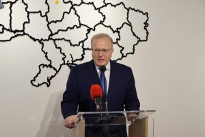 thumb show 11 300x200 - Державна допомога &laquo;Пакунок школяра&raquo; 2026: інформуємо під час брифінгу