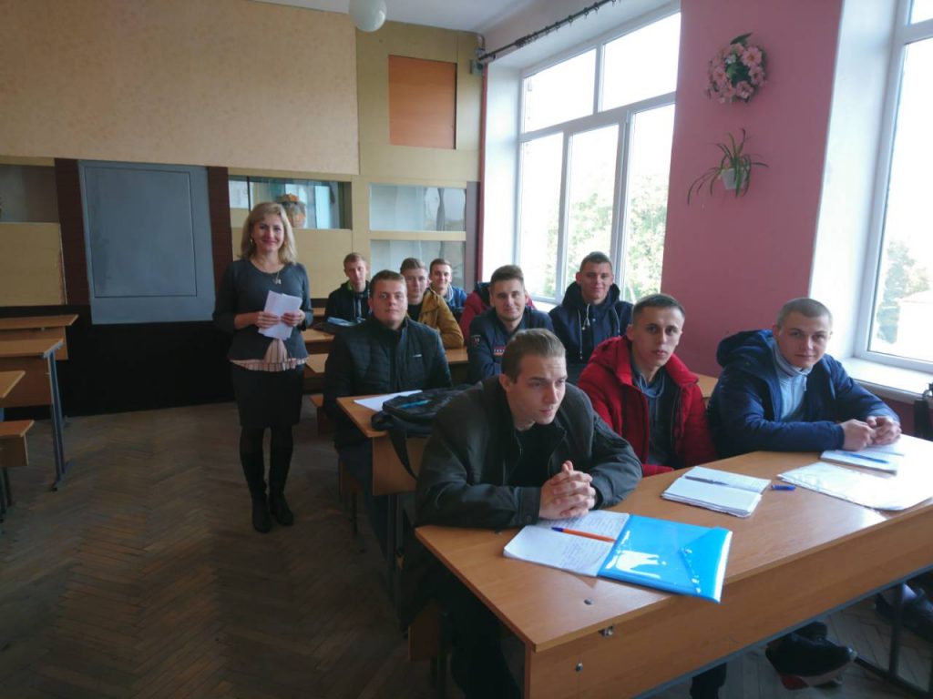 Інформуємо студентів у рамках Всеукраїнського тижня права 03215 tyzhden prava 1 1024x768 - Інформуємо студентів у рамках Всеукраїнського тижня права