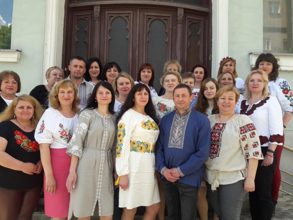 20210520 115530 1024x768 - Волинські пенсійники відсвяткували День вишиванки