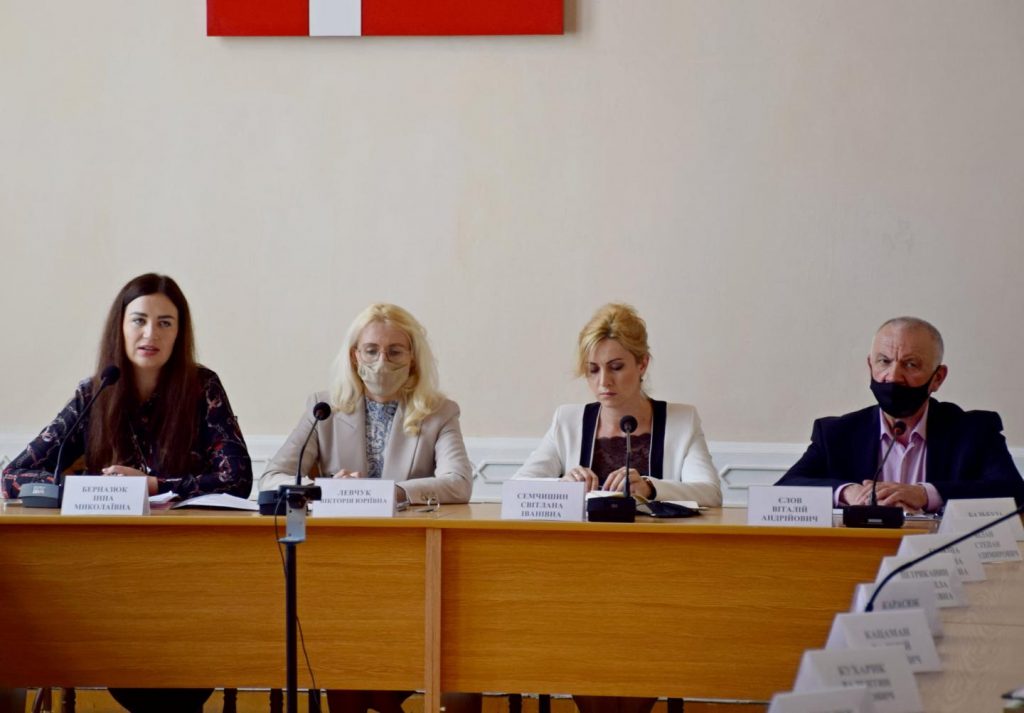 199157648 10220232114929880 3144246183633305439 n 1024x713 - Пенсійники взяли участь у круглому столі щодо захисту персональних даних