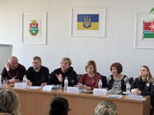 IMG da85fa974c1e04382e13b9e24545ef48 V 300x225 - В приміщенні Затурцівської сільської ради відбулась зустріч із родинами зниклих безвісти за особливих обставин та полонених військовослужбовців
