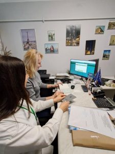 Цифровізація трудових книжок: фахівці проводять зустрічі з роботодавцями 03333 225x300 - Цифровізація трудових книжок: фахівці проводять зустрічі з роботодавцями