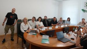 Створюємо безбар’єрний простір: у Головному управлінні обговорили результати перевірки доступності сервісних центрів 2 9 300x168 - Створюємо безбар’єрний простір: у Головному управлінні обговорили результати перевірки доступності сервісних центрів