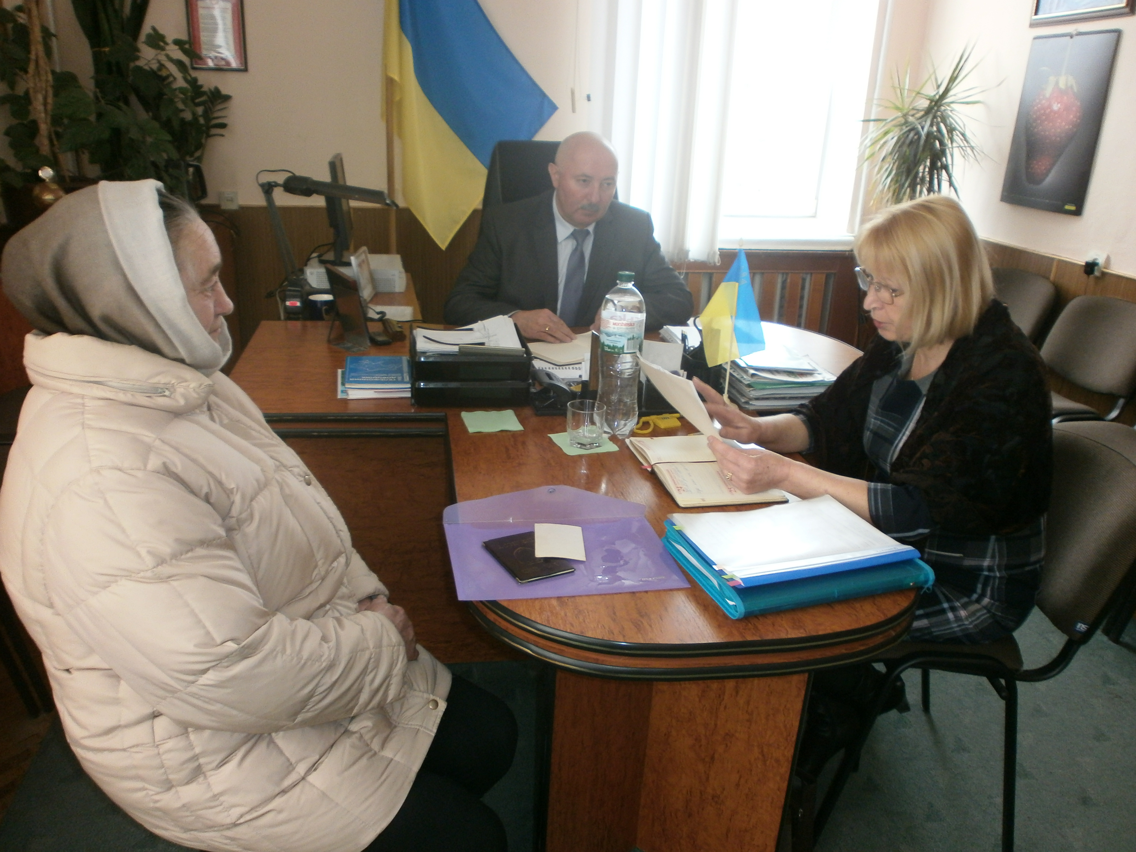 Vyyiznyj pryjom - Пенсіонери отримують вичерпні відповіді на запитання  під час виїзного прийому громадян