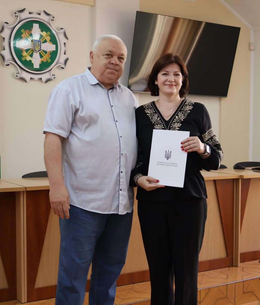 IMG 8672 872x1024 - Відзначення кращих працівників з нагоди Дня Конституції України в Головному управлінні!