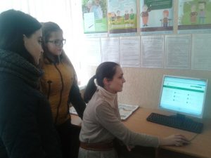 Novodnistrovsk shkolyari 300x225 - Буковинських школярів вчать дбати про забезпечення у старості з молодих літ