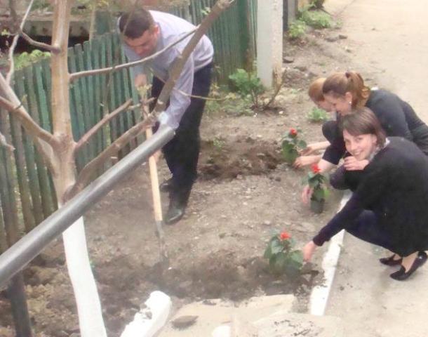 Prybrrannya 3 GU - Пенсійники Буковини взяли участь у генеральному весняному прибиранні