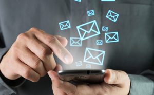 sms 300x185 - Пенсійний фонд запроваджує смс-інформування не тільки пенсіонерів, а й застрахованих осіб