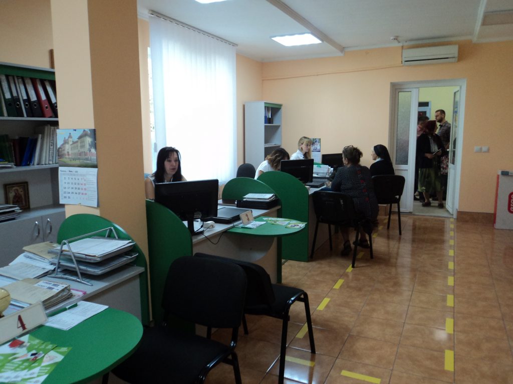 DSC02681 1024x768 - На Буковині мешканців Глибоччини обслуговують за європейськими стандартами