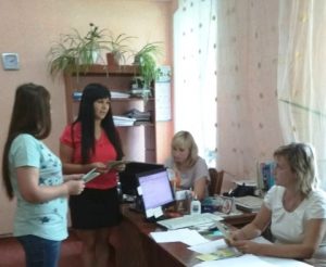 hotyn trud kolektyv 300x246 - Фахівці пенсійної служби Буковини обговорюють з соціальними партнерами методи співпраці, спрямованої на легалізацію зайнятості