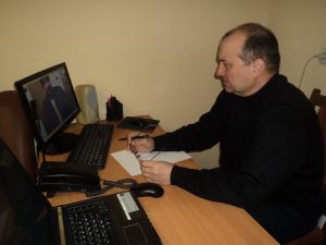 DSC03265 300x225 - Представник Фонду провів консультацію громадян в режимі відеозв’язку