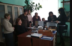 Hotyn Zustrych trud kolek  300x192 - Представники пенсійної служби Буковини роз’яснюють працівникам ОТГ  пенсійне забезпечення