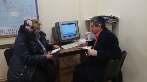 Pryjom grom Voloka 300x169 - Представники Фонду здійснюють виїзні прийоми до буковинців