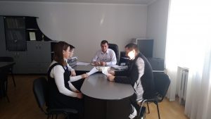 Vyzhnytsya oshhadbank 300x169 - Буковинські пенсійники продавжують співпрацю з банківськими установами