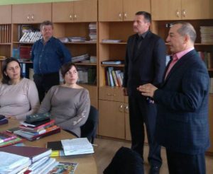 novos zustrich trud kolektyv 300x246 - Буковинським освітянам роз’яснюють пенсійне законодавство