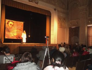 DSC03316 300x229 - Буковинські пенсійники відвідали мистецький захід, присвячений 205-й річниці від Дня народження Великого Кобзаря