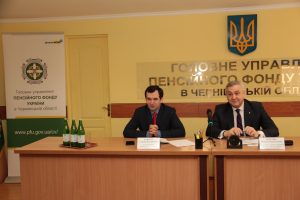 Kapinus CHernivtsi 5 300x200 - Буковину в рамках робочого візиту відвідав Голова правління Пенсійного фонду України
