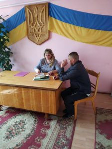 Фахівці пенсійної служби Буковини здійснили виїзні прийоми pryjom Glynytsya kits 1 225x300 - Фахівці пенсійної служби Буковини здійснили виїзні прийоми