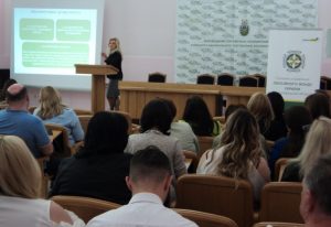 DSC03581 300x206 - Майбутнє розпочинається сьогодні: активно користуватись послугами Веб-порталу Пенсійного фонду України закликають краян пенсійники Буковини