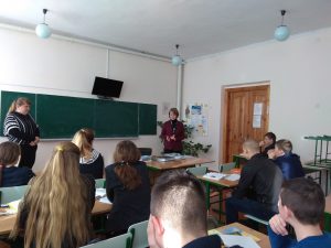 IMG 8d6260f5de3d16ec5282f00cf4bc859b V 300x225 - В учбових закладах Хмельниччини триває знайомство з пенсійним законодавством України