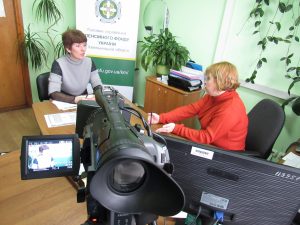 IMG 3847 300x225 - Про актуальні пенсійні питання йшлося в новинах  Хмельницького телеканалу «Ексклюзив»
