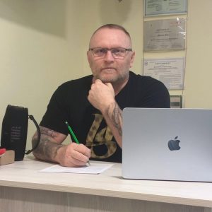 pasha 300x300 - Знайомтесь: наш амбасадор безбар&rsquo;єрності - Павло МОЛЧАНЮК